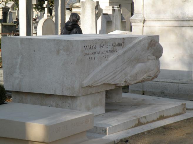  Tombe Maryse Bastie-Aviatrice